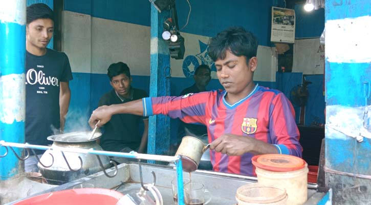 আর্জেন্টিনার পতাকার রঙে চায়ের দোকান সাজালেন মোহামেডান